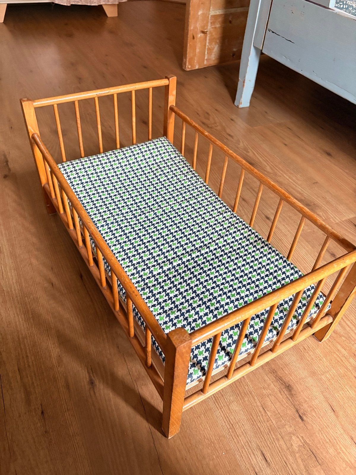 Schattig houten poppenbedje met matrasje, Ophalen, Gebruikt, Babypop