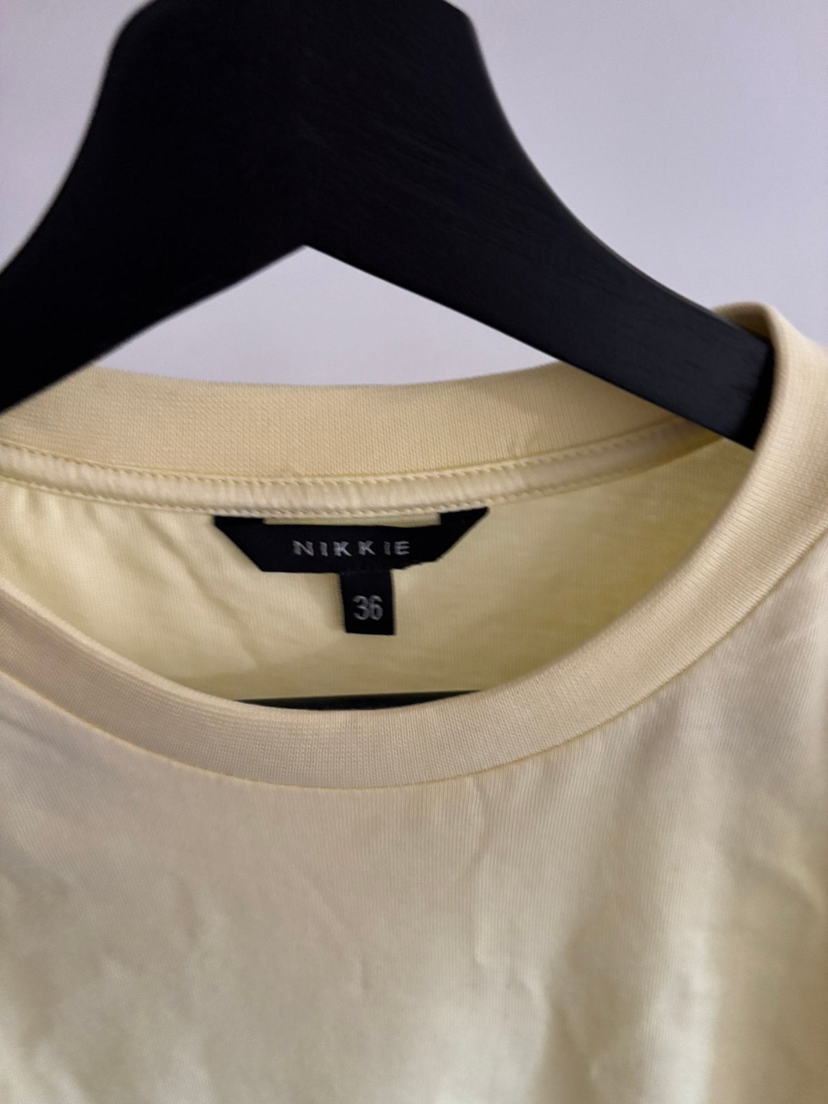 Shirt Nikkie, Geel, Nieuw, Ophalen of Verzenden, Korte mouw