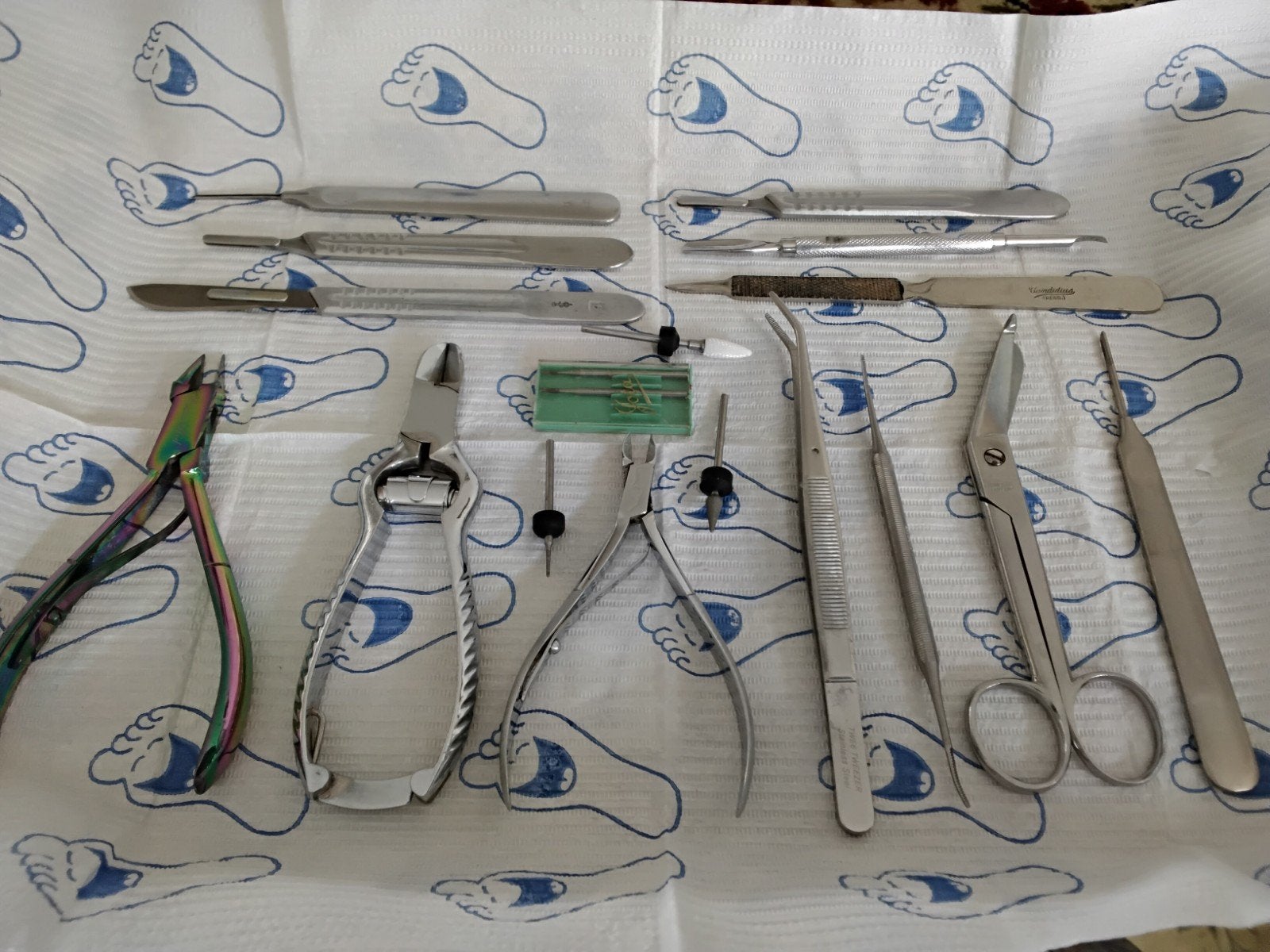 pedicure instrumenten / fraisjes/ mesjes, Ophalen of Verzenden