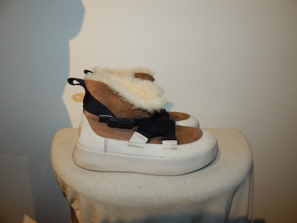 Ugg fijne gevoerde laarzen banden met gesp creme bruin 38, UGG, Overige kleuren, Verzenden, Lage of Enkellaarzen
