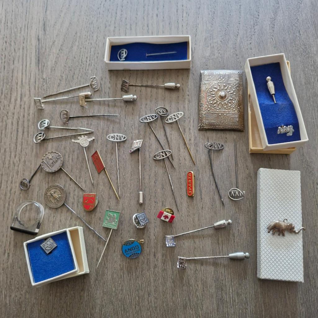 Zilver en meer/verzamelen/lot of per stuk/speld/pin NVV FNV, Ophalen of Verzenden