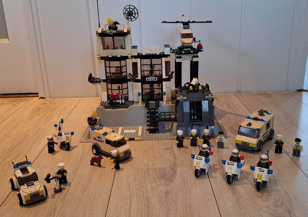 Lego City Politiebureau set 7237, Kinderen en Baby's, Speelgoed | Duplo en Lego, Compleet, Lego, Ophalen of Verzenden, Zo goed als nieuw