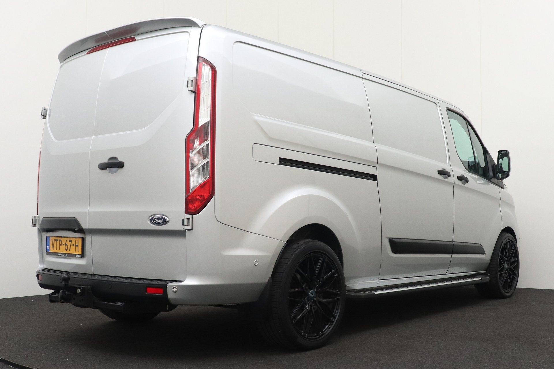 Ford Transit Custom 300 2.0 170 PK Aut. Sport Black-Style L2, Auto's, Stof, 4 cilinders, 2039 kg, Origineel Nederlands