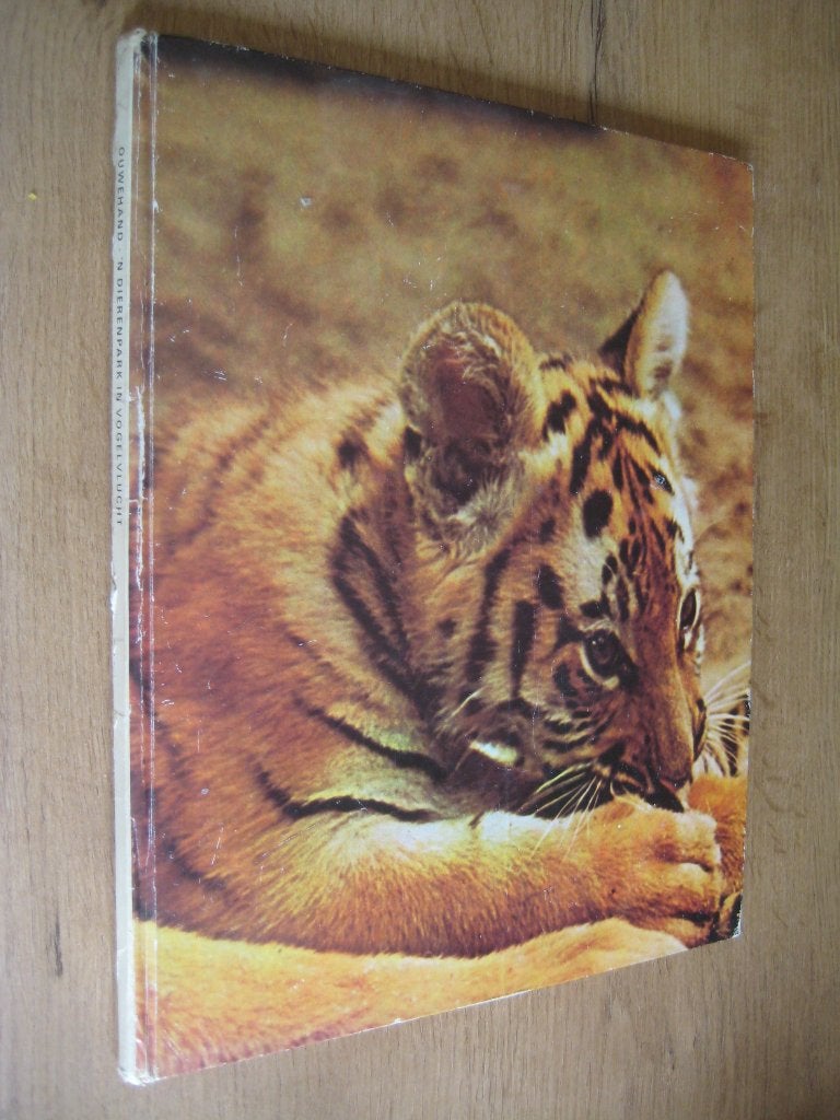 plaatjesalbum dierenpark in vogelvlucht ouwehands dierenpark, Ophalen of Verzenden, Zo goed als nieuw, Plaatjesalbum