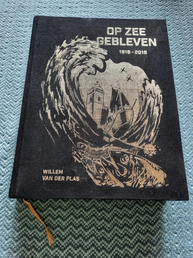 Op Zee Gebleven 1919-2018 - Willem van der Plas (Hardcover), Ophalen of Verzenden, 20e eeuw of later, Zo goed als nieuw, Willem van der Plas