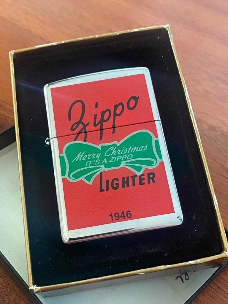 Zippo box design, merry Christmas it's a Zippo, Ophalen of Verzenden, Nieuw, Aansteker