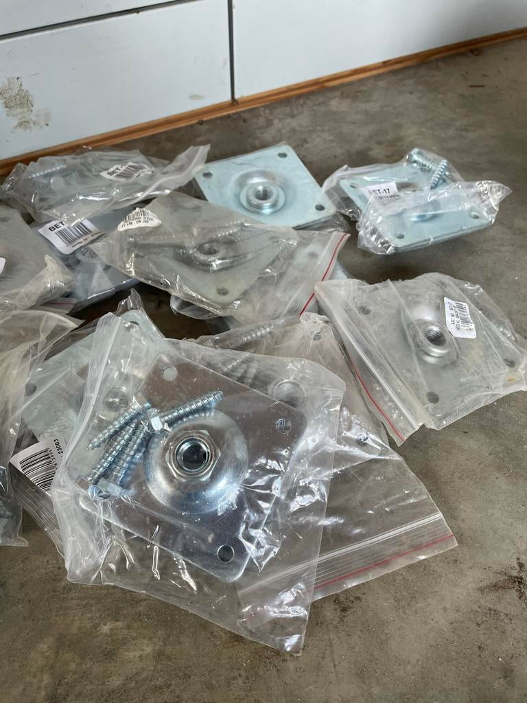 Stelplaten met schroeven - Nieuw in verpakking, Ophalen, Nieuw, Minder dan 50 mm, Overige typen
