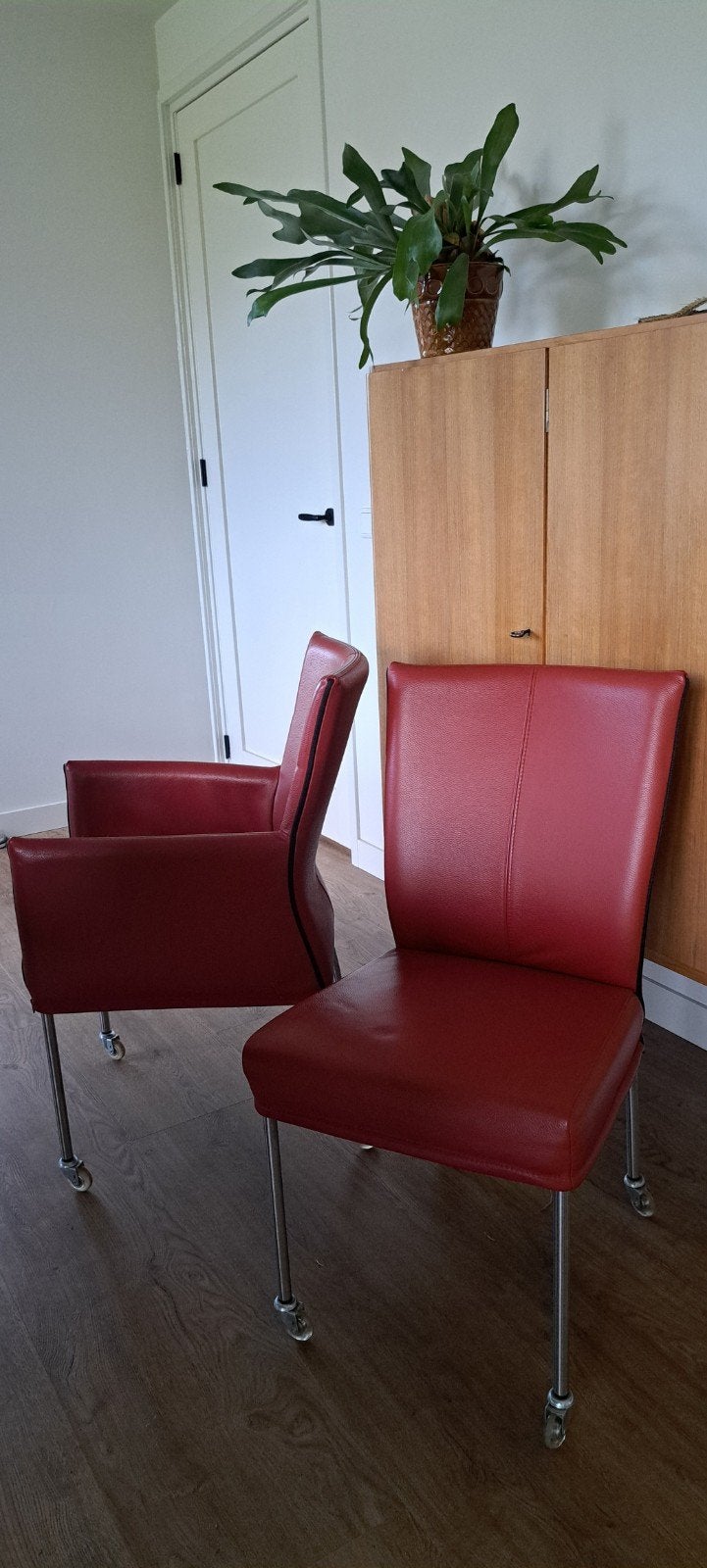 eetkamerstoelen Goossens wonen leer, Ophalen, Leer, Zo goed als nieuw, Vijf, Zes of meer stoelen