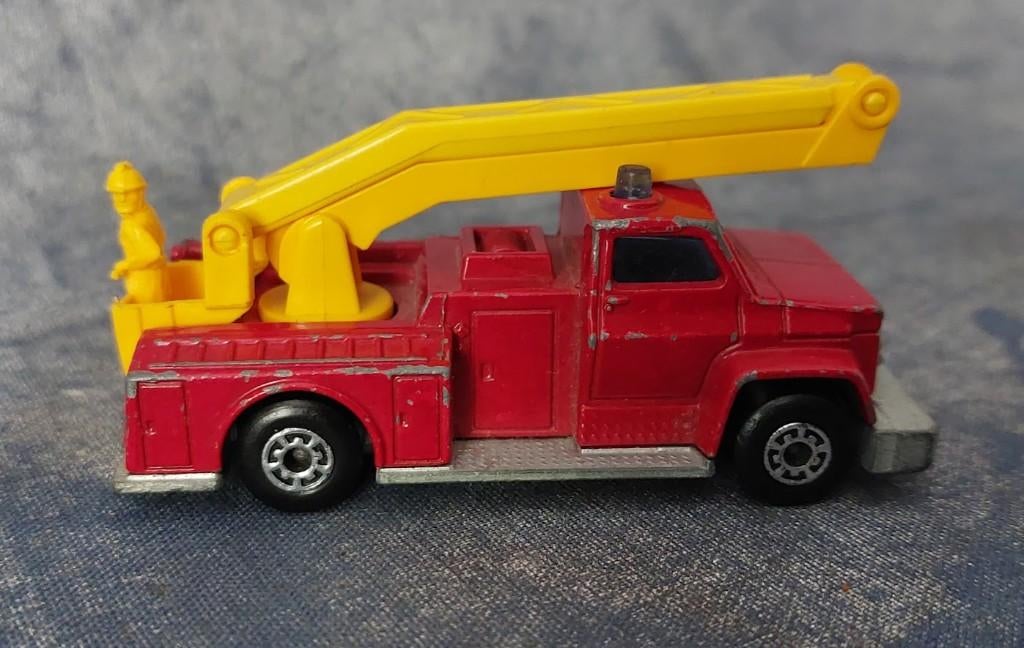 Matchbox snorkel fire engine no.13 (5949)  [HoMoOv], Ophalen of Verzenden, Gebruikt, Bus of Vrachtwagen