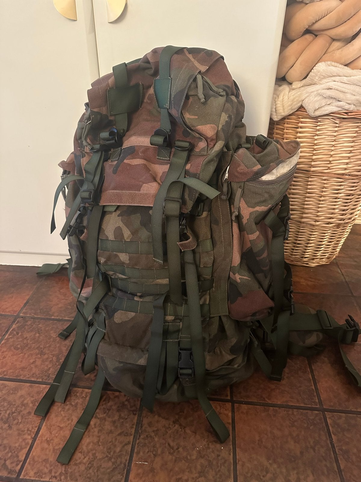 Grote camouflage outdoor rugzak – verstelbaar draagsysteem, Overige merken, 40 cm of meer, Gebruikt, Ophalen of Verzenden