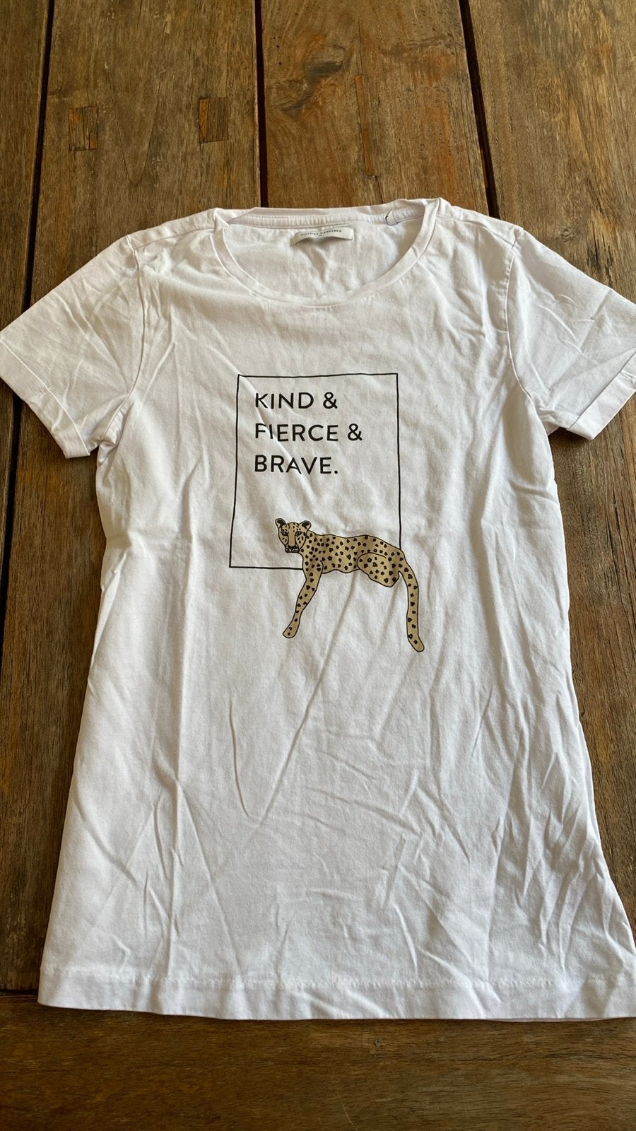 Wit T-shirt met luipaardprint - Distrikt Nørrebro XS, Wit, Ophalen of Verzenden, Zo goed als nieuw, Korte mouw