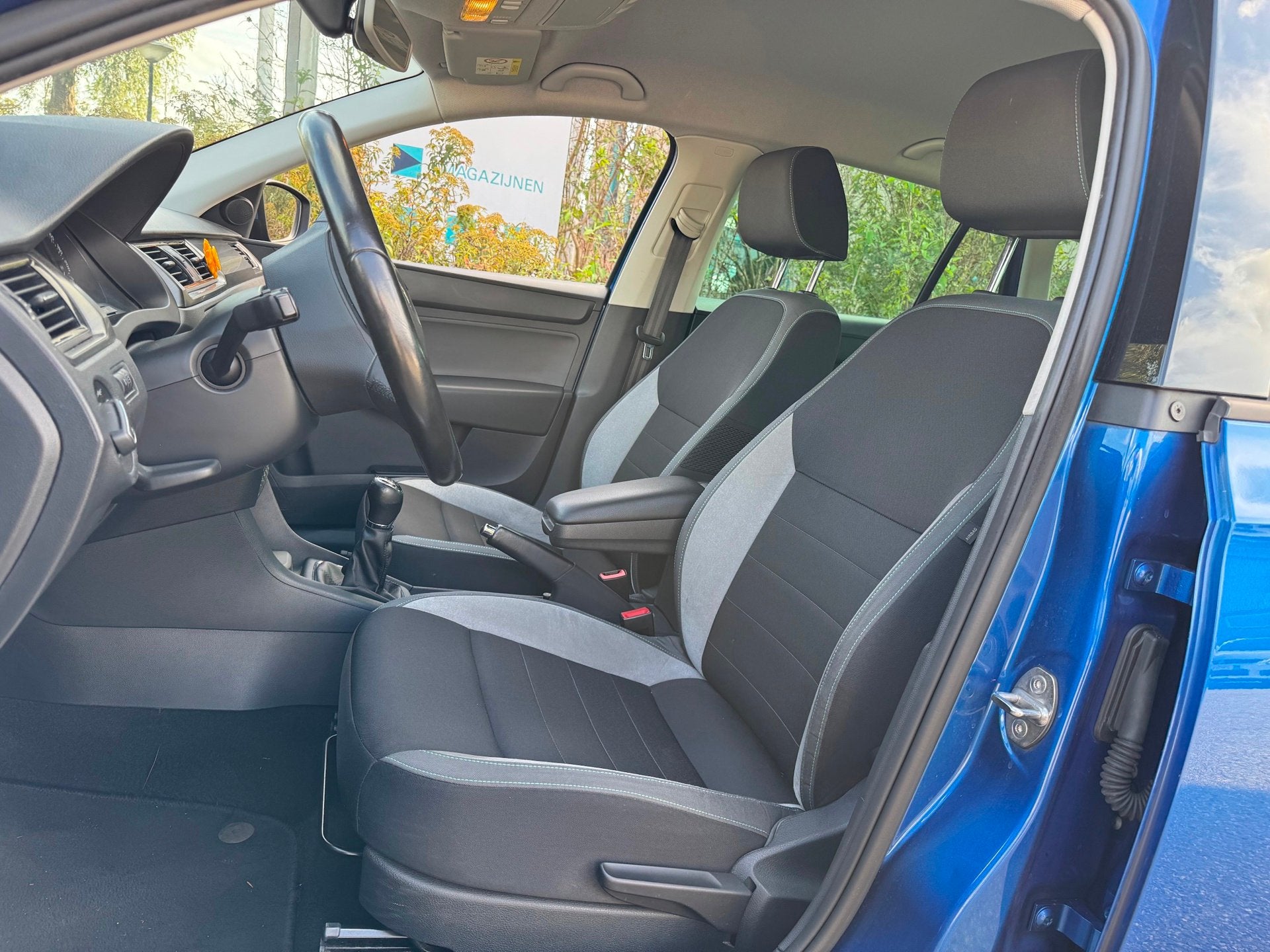 Skoda Rapid Spaceback 1.2 TSI Greentech JOY / airco / navi /, Auto's, Dealer onderhouden, Gebruikt, Euro 6, Blauw