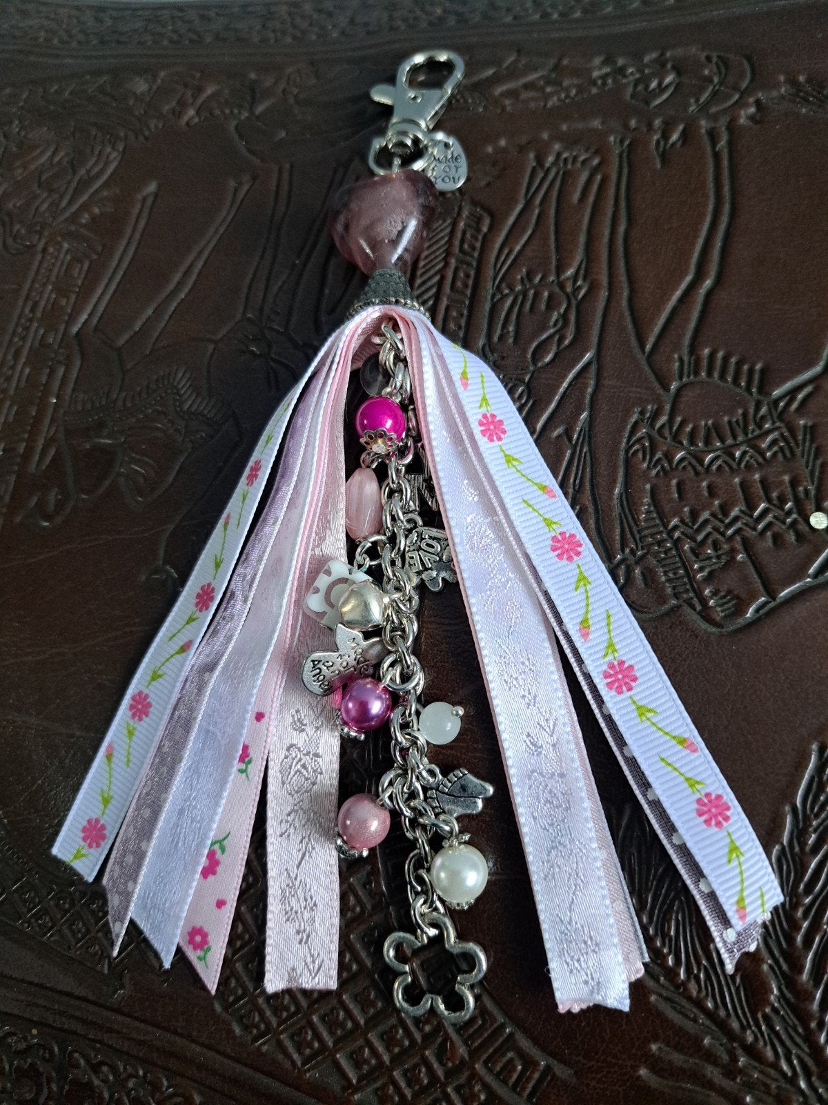 Nieuwe tashanger met lintjes en bedeltjes, Ophalen of Verzenden, Nieuw, Roze, Overige typen