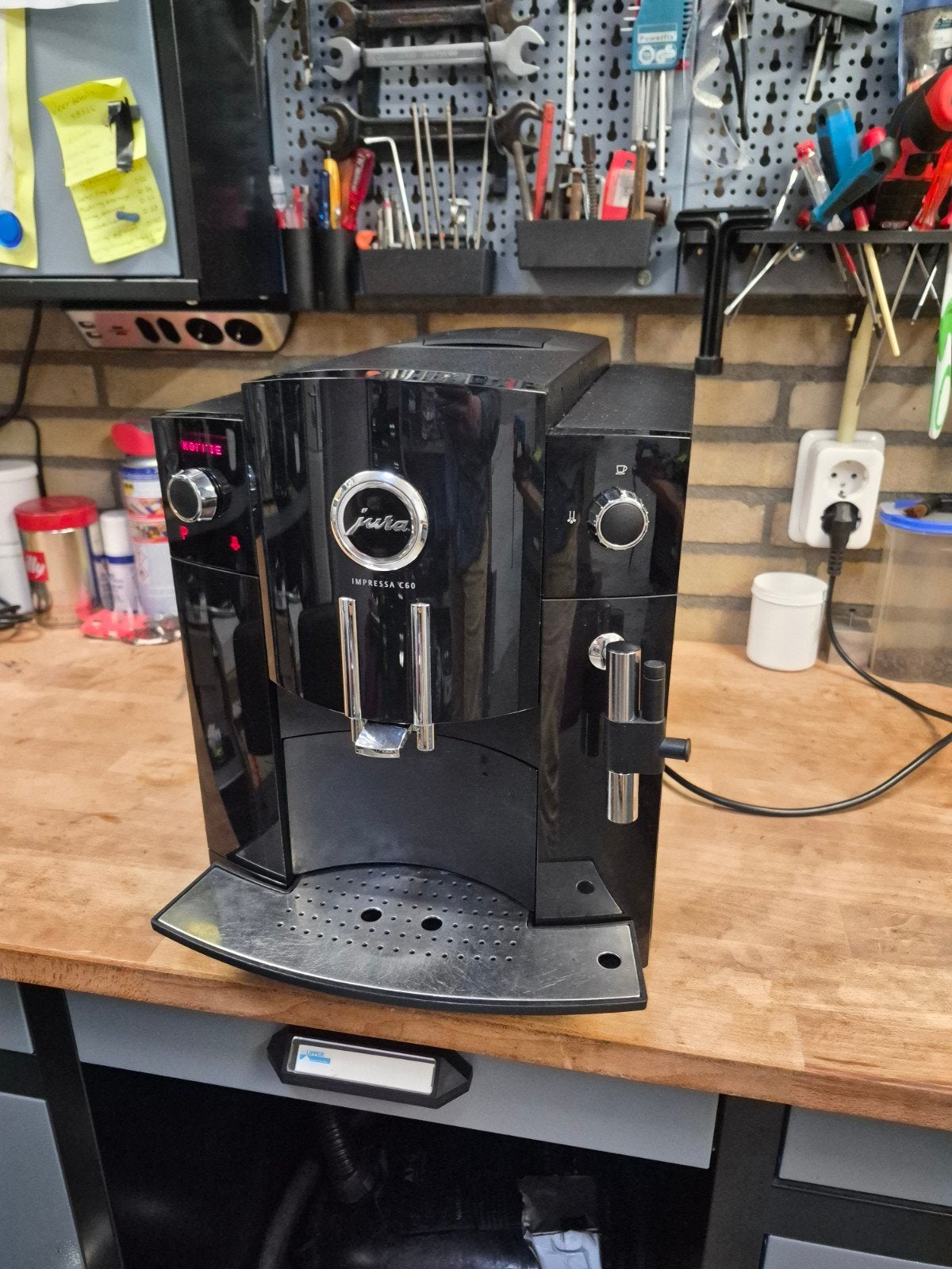 Jura C60 met service en garantie!, Gebruikt, Koffiemachine, 4 tot 10 kopjes, Afneembaar waterreservoir