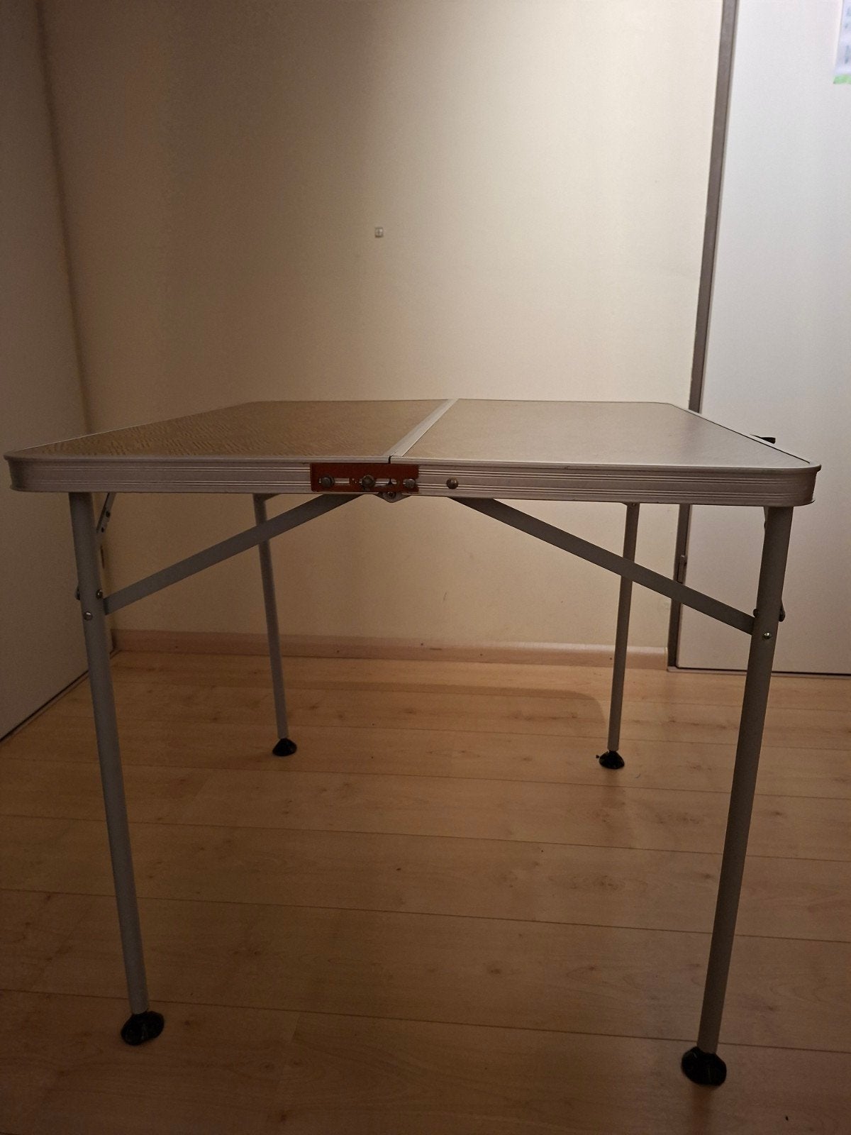 opklapbare lichtgewicht kampeertafel, Caravans en Kamperen, Ophalen, Gebruikt, Campingtafel