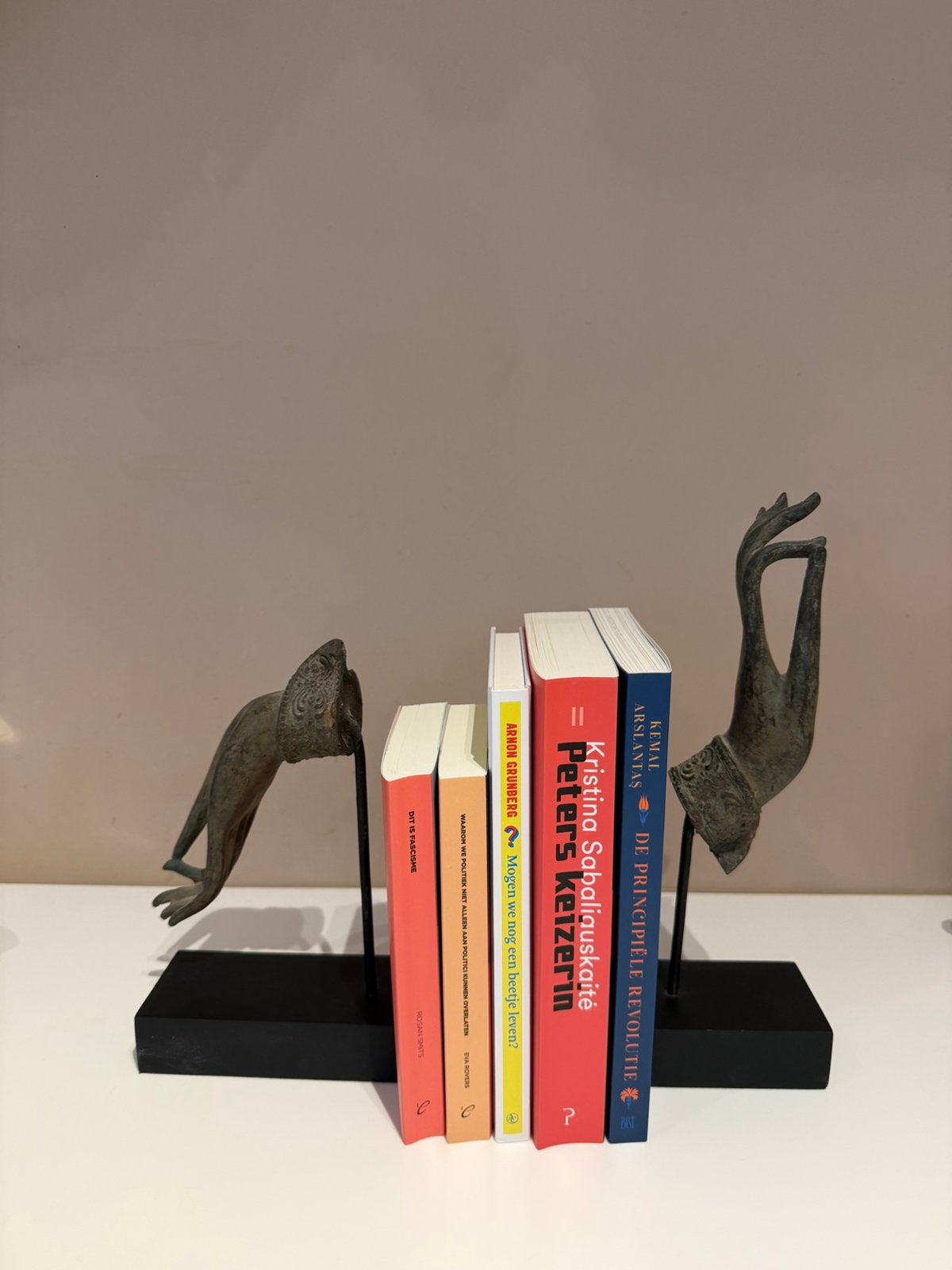 Unieke boekensteunen met boeddha handen in mudra wijsheid, Zo goed als nieuw, Meerkleurig, Set, Overige materialen