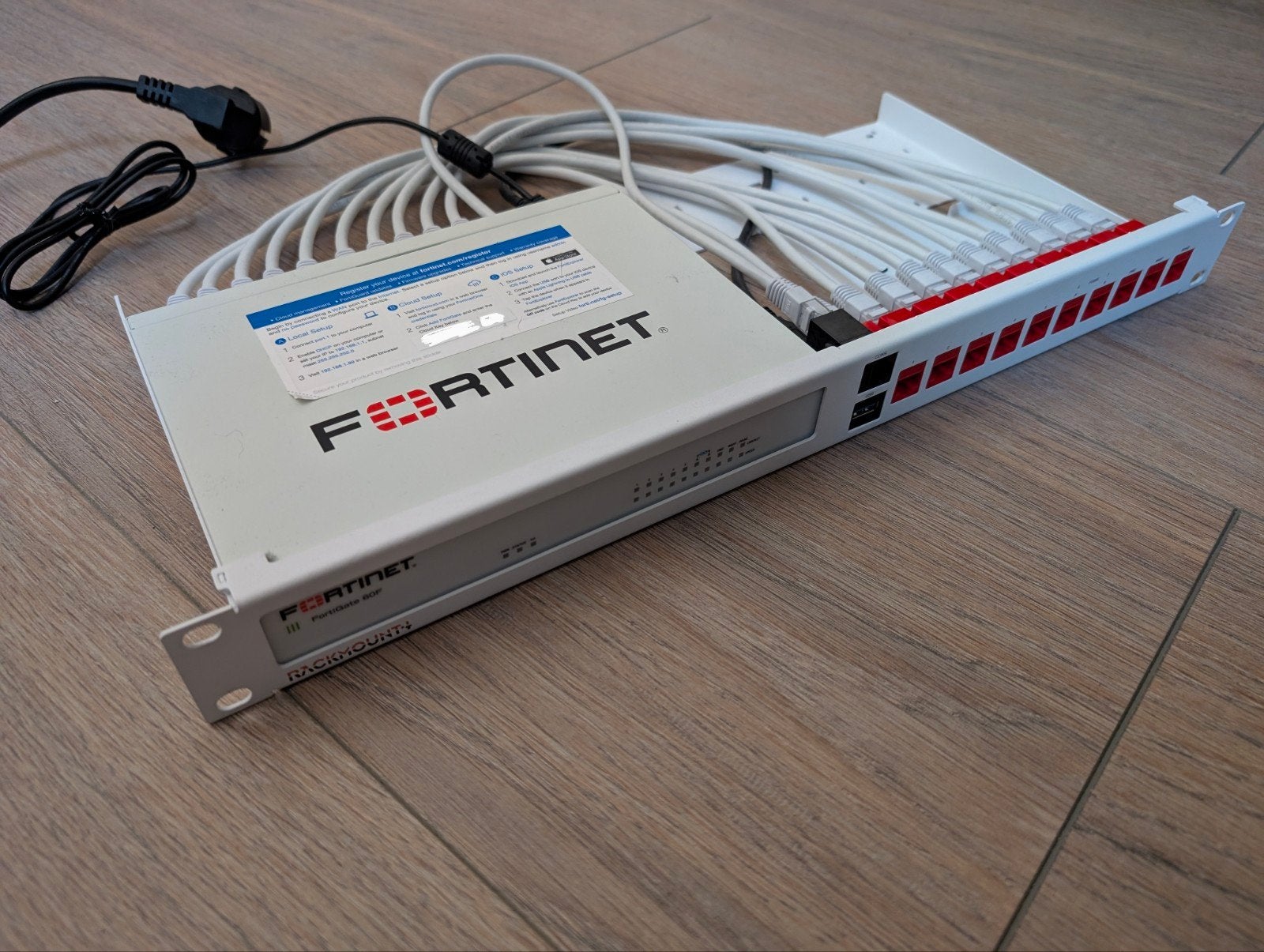 Fortinet 60F incl. RACK mount, Computers en Software, Ophalen of Verzenden, Zo goed als nieuw