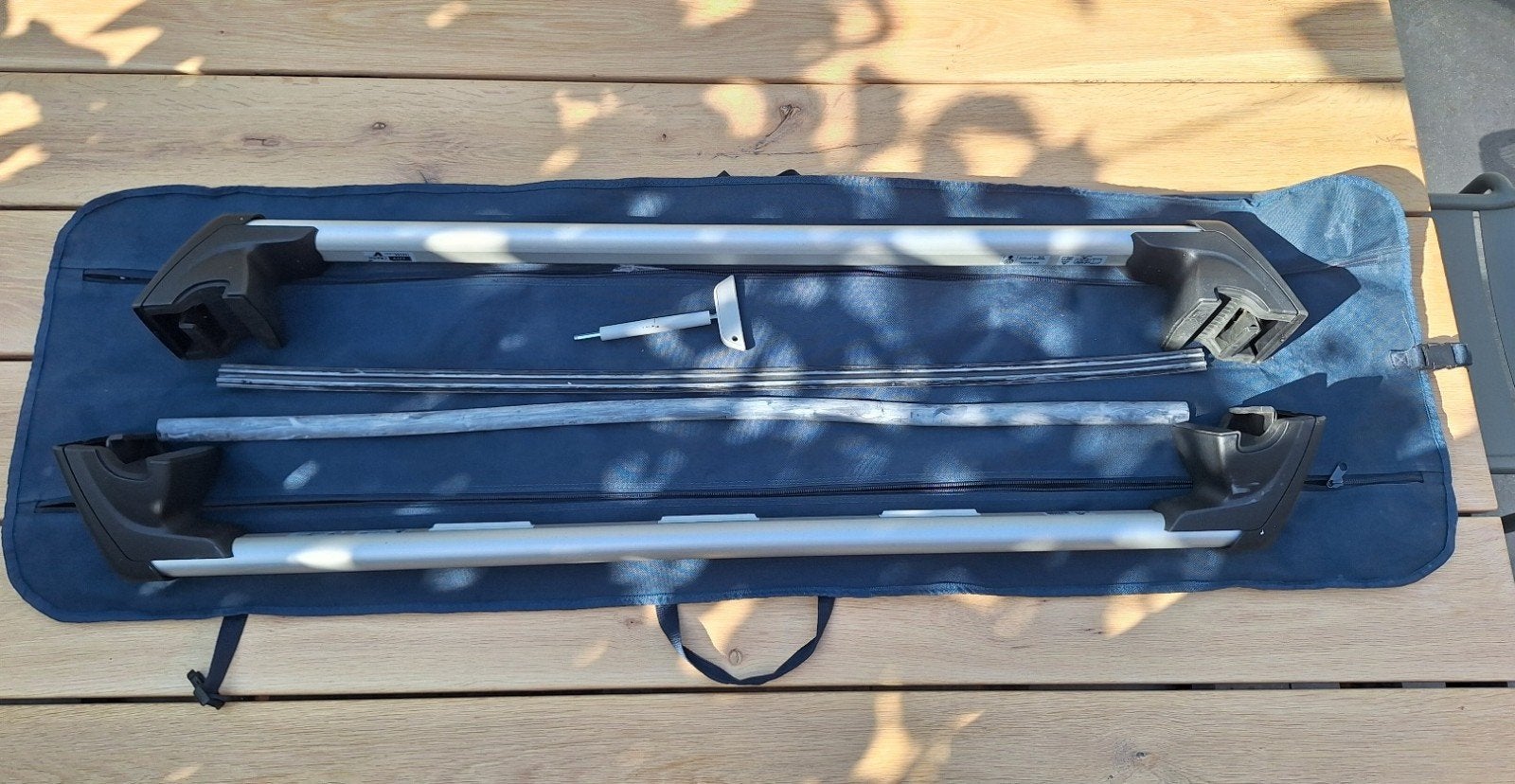 Te huur: Originele dakdragers voor Volkswagen Passat B8 B8.5, Auto diversen, Dakdragers, Ophalen, Nieuw