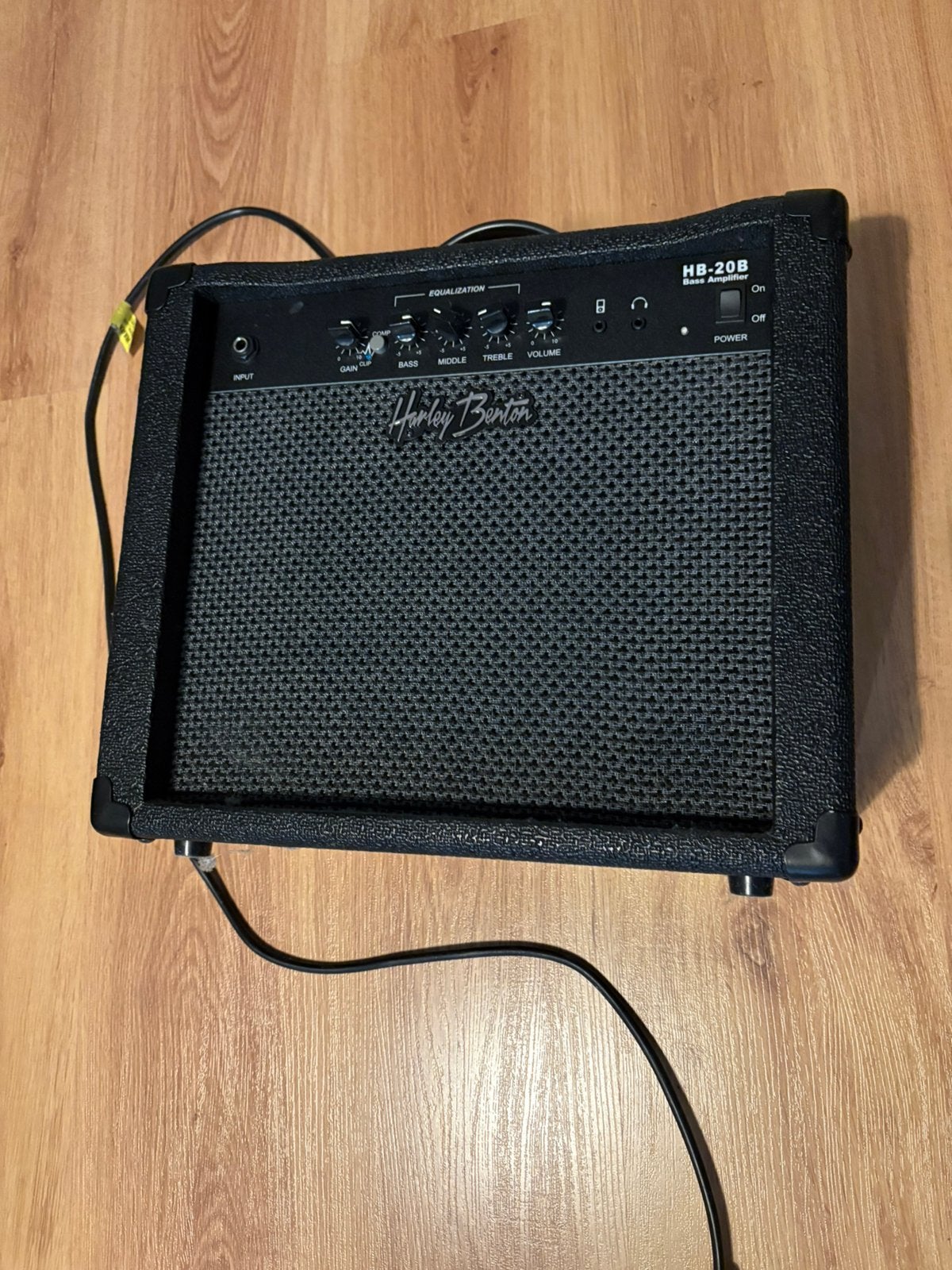 Bass versterker “harley benton HB-20b, Muziek en Instrumenten, Versterkers | Bas en Gitaar, Ophalen, Zo goed als nieuw, Basgitaar