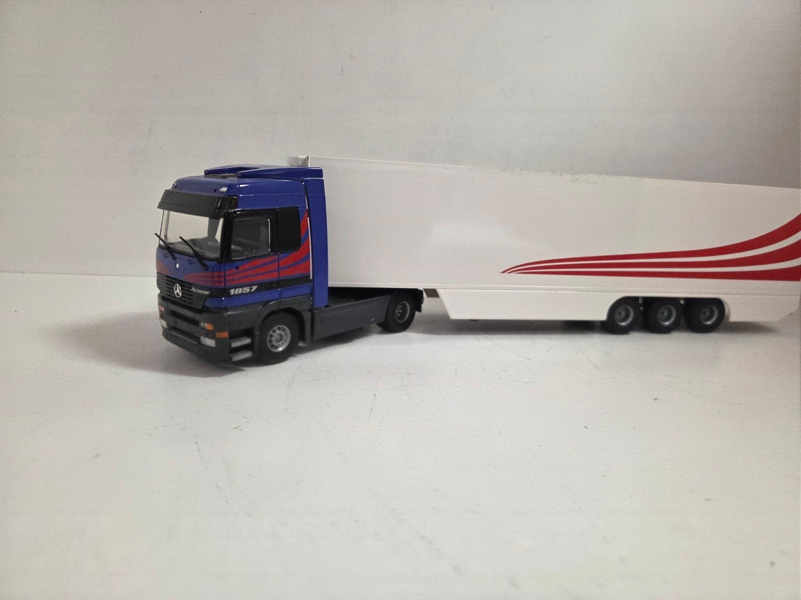 Tekno Mercedes Benz Actros koeloplegger 1:50, ., Zo goed als nieuw, ., Ophalen of Verzenden