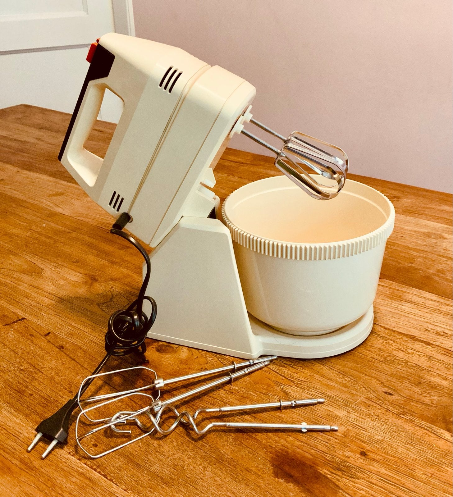 Vintage Philips Handmixer HR1500 met Standaard & Accessoires, Ophalen of Verzenden, Zo goed als nieuw