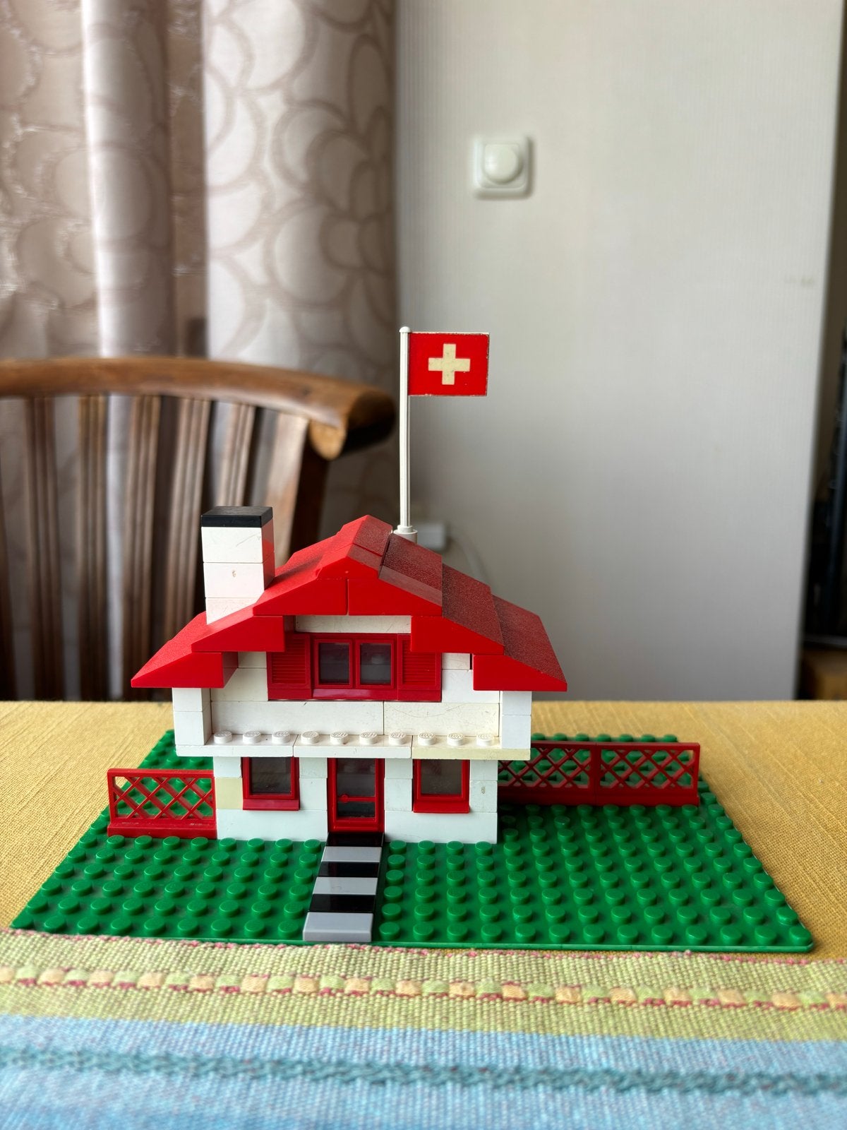 Lego huisje met Zwitserse vlag uit 1971 Vintage., Ophalen of Verzenden, Gebruikt, Overige merken