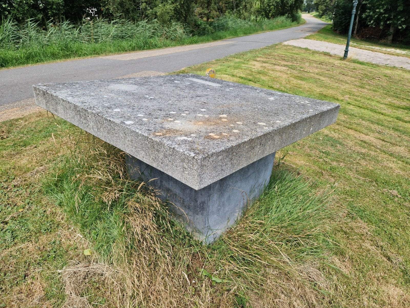 Betonnen tafel  tafelblad 1.30x1.30 m (2 delen), Ophalen of Verzenden