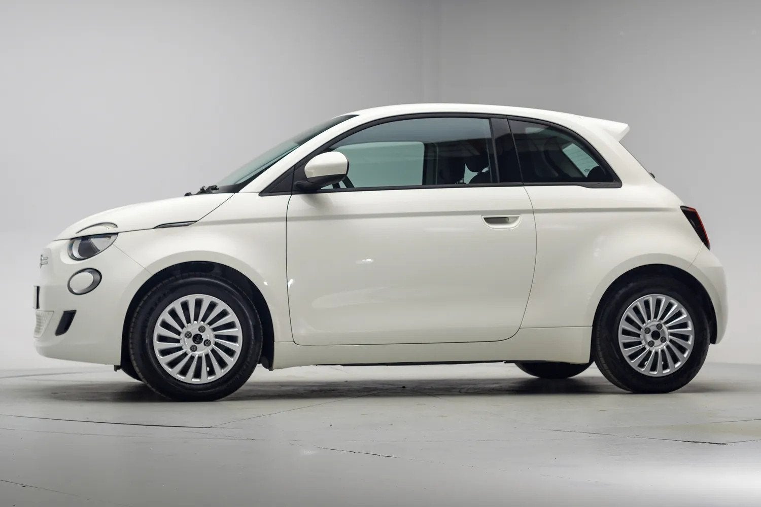 Fiat 500E Action 24 kWh Aut.[ Airco Apple / Android Lane ass, Automaat, 0 cilinders, Gebruikt, 4 stoelen