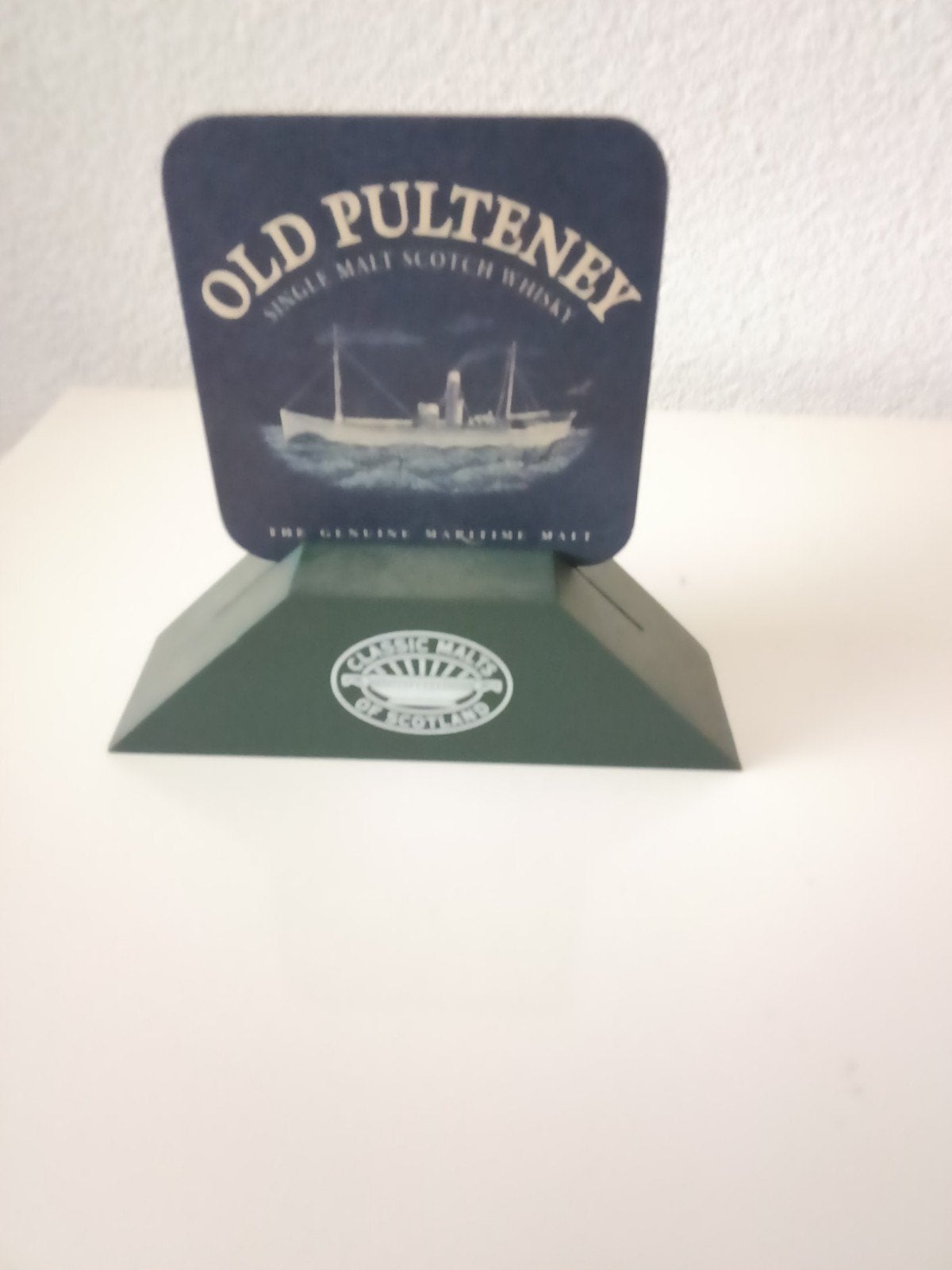 Whisky onderzetter met standaard OLD PULTENEY Scotch Whisky, Ophalen of Verzenden, Gebruiksvoorwerp