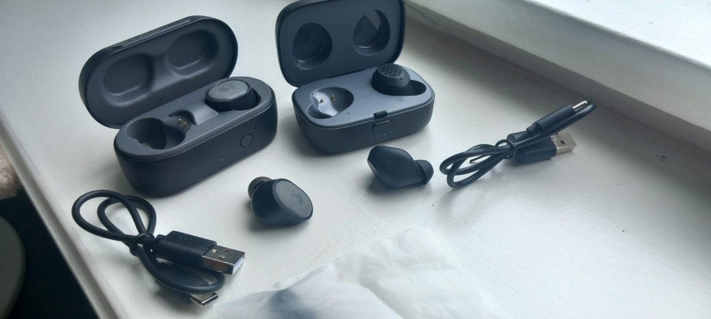 Set van 2 Bluetooth Oordopjes (Skullcandy + Silvercrest), Ophalen of Verzenden, Gebruikt, Zwart, Bluetooth