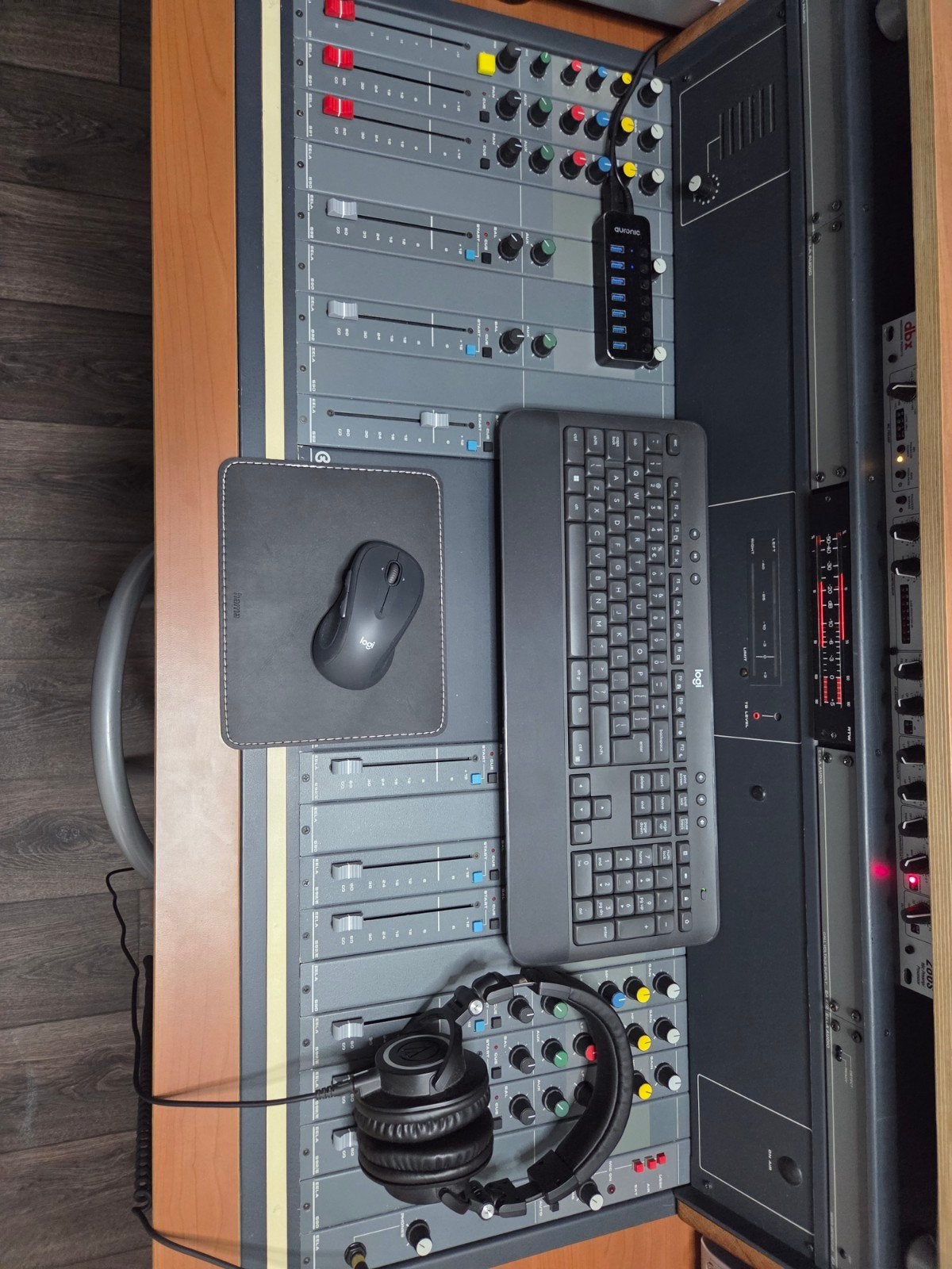 Eela SBM 90 mengtafel/mengpaneel/broadcasttafel serviced, Ophalen, Zo goed als nieuw, Audio
