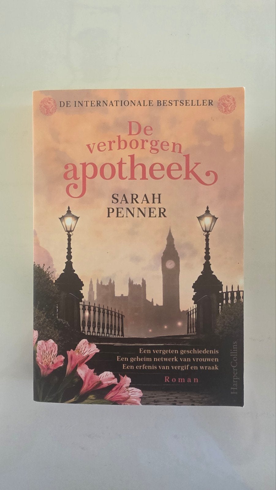 De verborgen apotheek - Sarah Penner, Boeken, Ophalen of Verzenden, Zo goed als nieuw, Sarah Penner, Europa overig