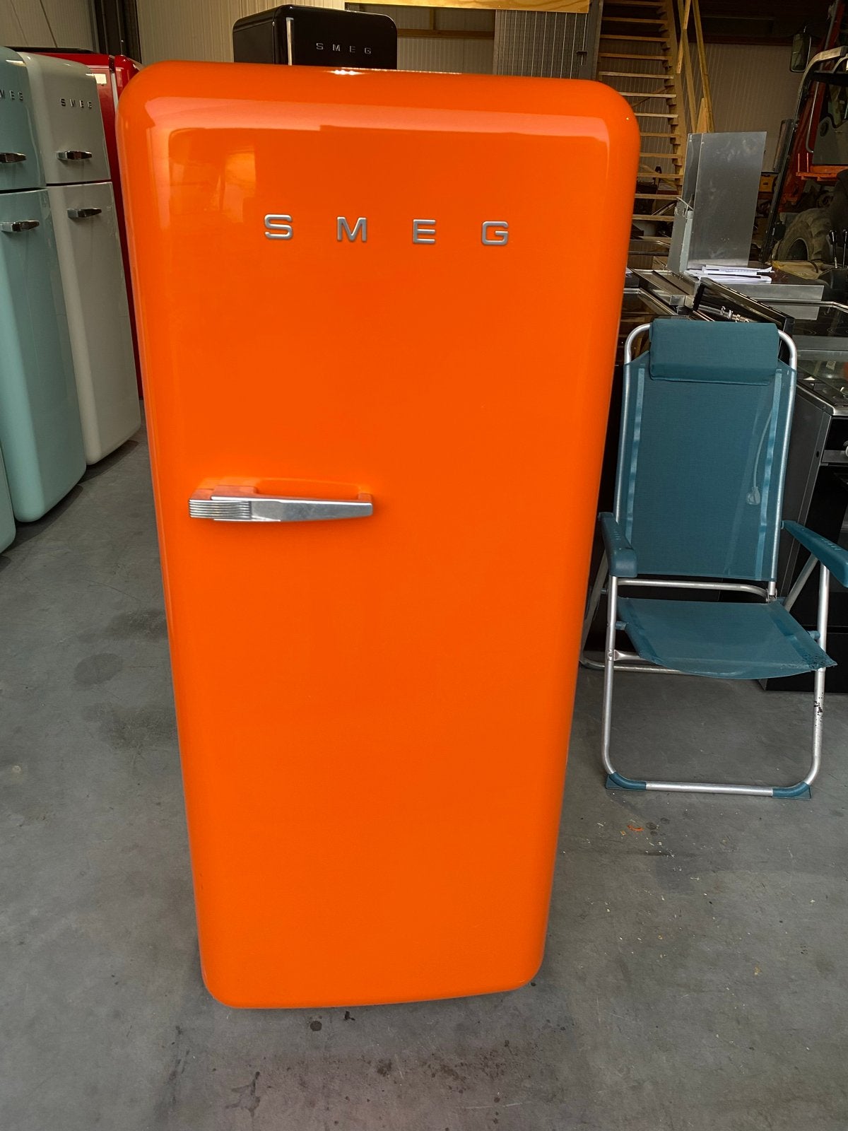 Smeg Koelkast Oranje - Stijlvolle Retro Koelkast, 150 tot 200 liter, Zonder vriesvak, Bella, 60 cm of meer