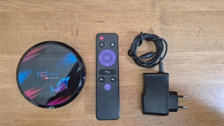 H96 Android Mediaspeler - Smart TV Box 4K Ultra HD, Ophalen of Verzenden, Zo goed als nieuw, HDMI, Zonder harde schijf