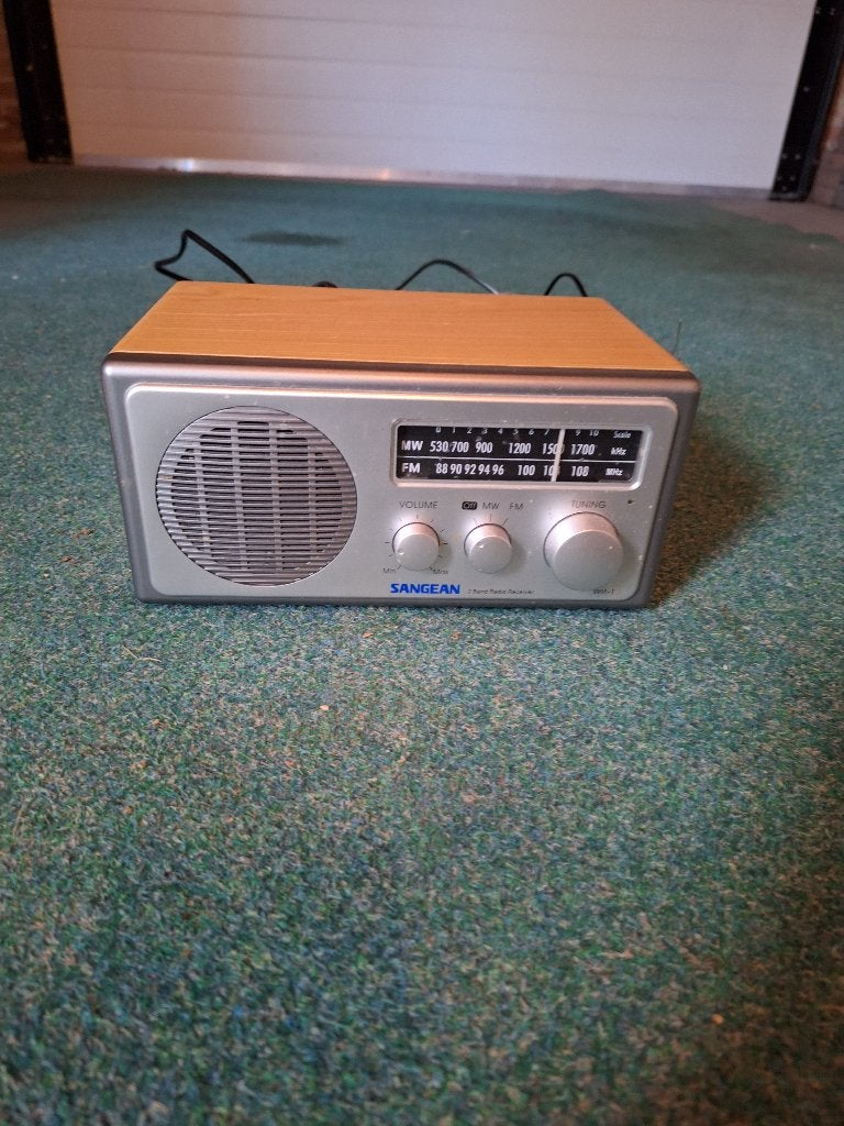Sangean WR-1 radio, goed werkend en onbeschadigd, Audio, Tv en Foto, Radio's, Ophalen of Verzenden, Zo goed als nieuw, Radio
