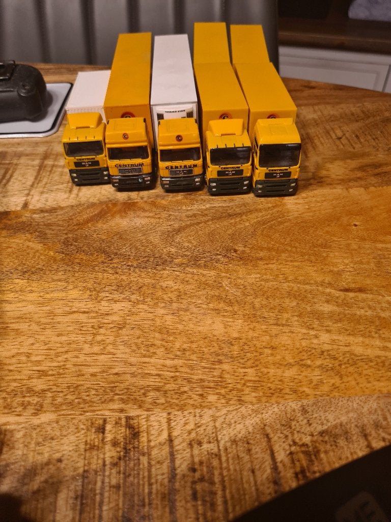 vrachtwagen miniaturen, Hobby en Vrije tijd, Modelauto's | 1:87, Ophalen of Verzenden, Zo goed als nieuw, Bus of Vrachtwagen, Overige merken