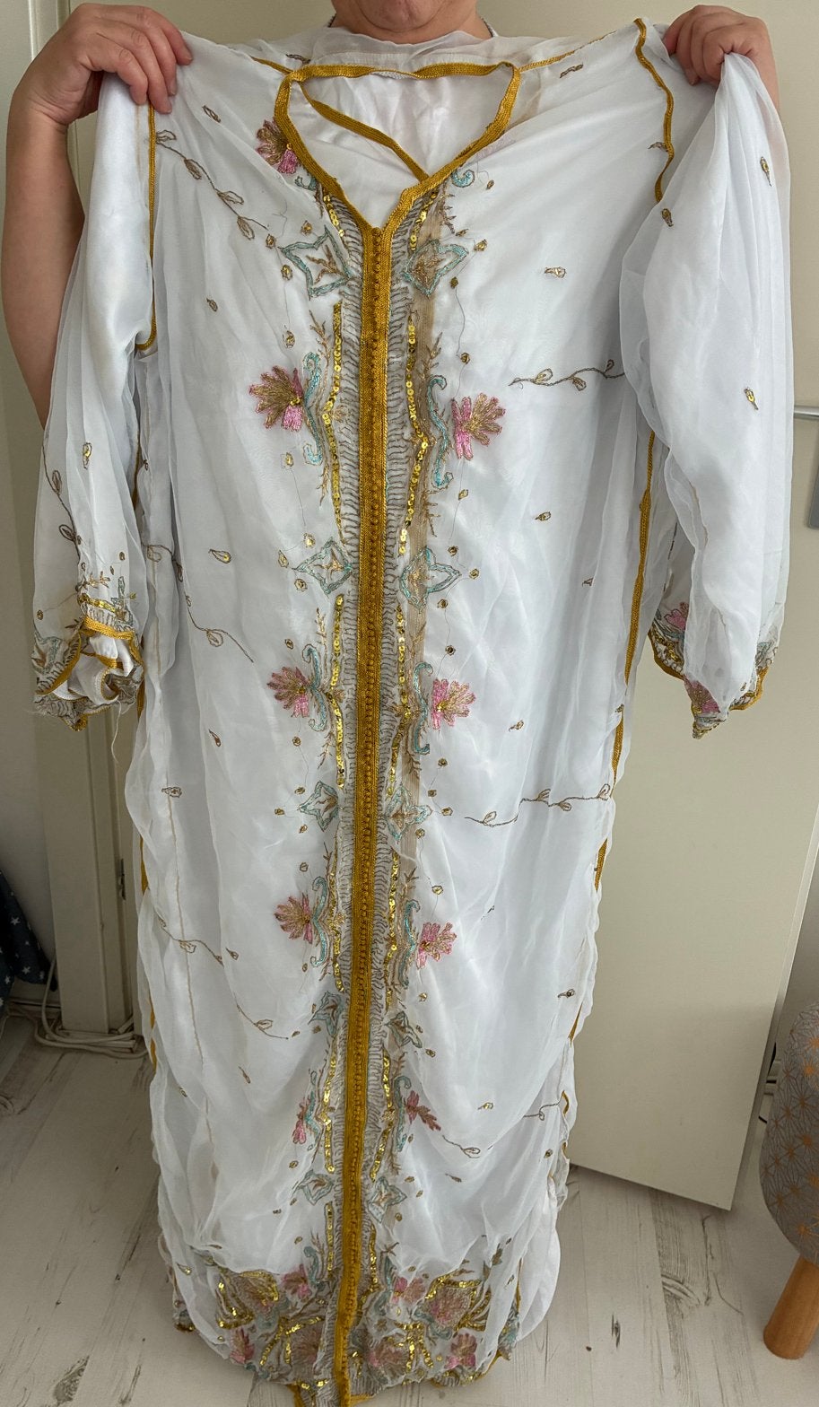 Witte Kaftan met Gouden en Roze Borduurwerk, Overige typen, Wit, Zo goed als nieuw, Ophalen