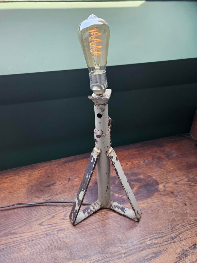 Industriële lamp gemaakt van oude krik, Ophalen of Verzenden