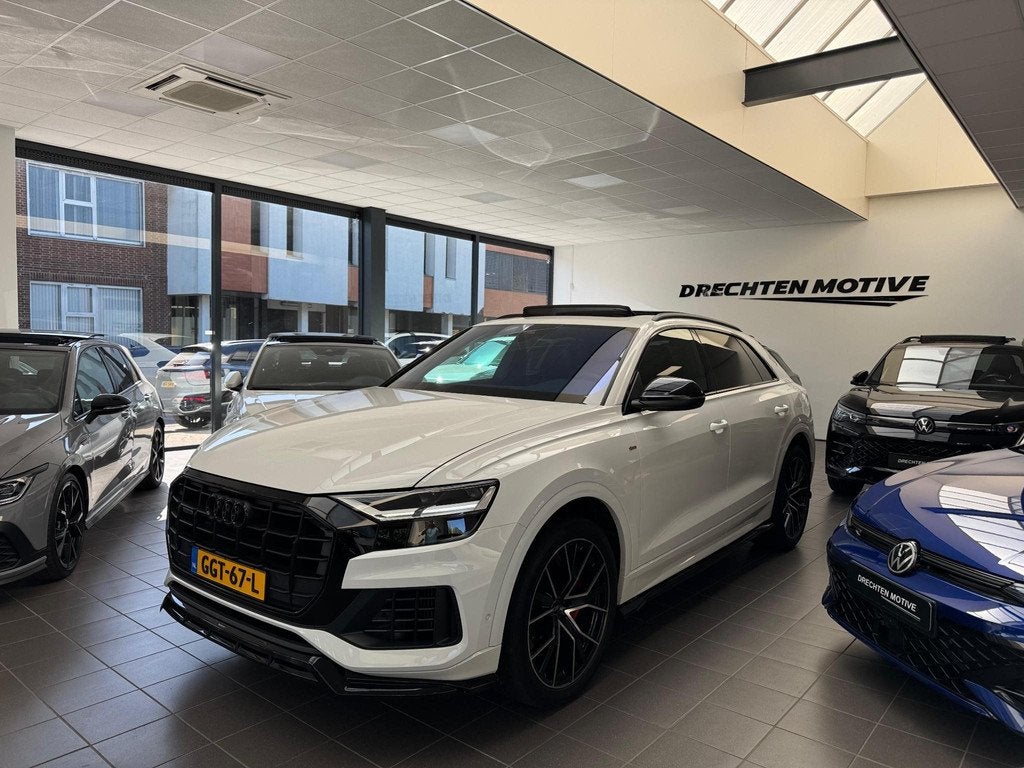 Audi Q8 55 TFSI e quattro Pro Line / S-line / RS seats /, Auto's, Audi, Automaat, Gebruikt, 2995 cc, Q8