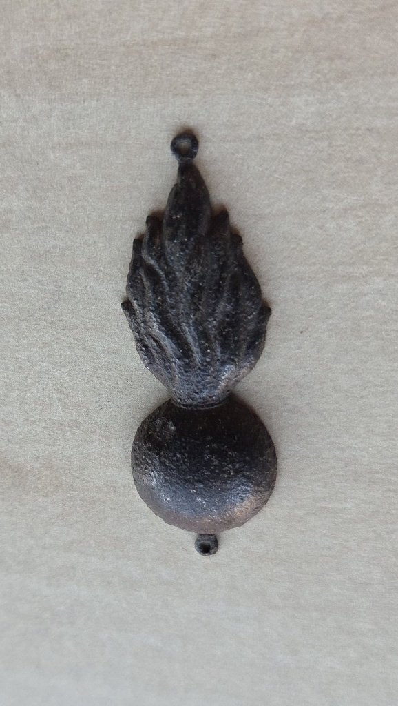 Zeer oud embleem Grenadiers of Artillerie, Niet vindbaar, Niet vindbaar, Nederland, Embleem of Badge