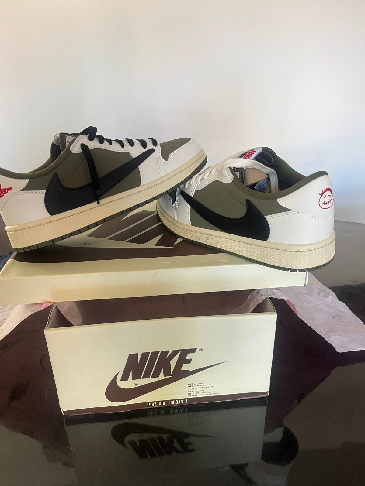 Nieuwe travis scott olive green maat 43, Ophalen of Verzenden, Nieuw
