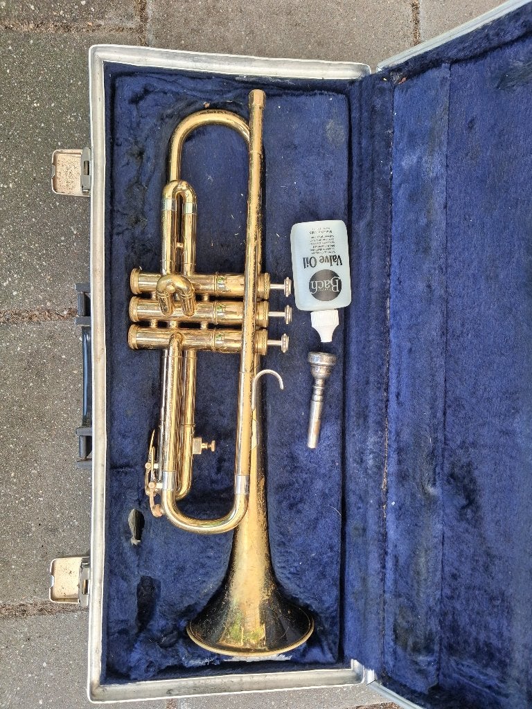 OLDS Ambassador  Trompet, Muziek en Instrumenten, Ophalen of Verzenden, Gebruikt, Bes-trompet, Met koffer