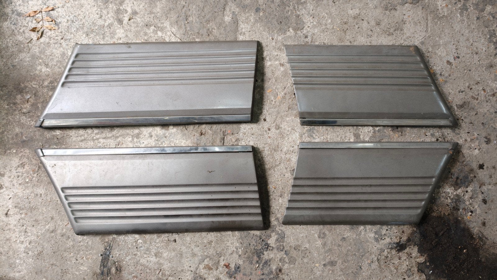Zijbeplating Mercedes SEC w126 compleet, Auto-onderdelen, Gebruikt, Voor, Mercedes-Benz, Ophalen of Verzenden