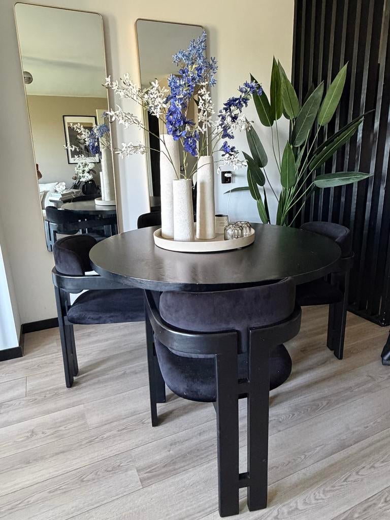 Ronde tafel met geribbelde poot en 4 zwarte velvet stoelen, Ophalen, Modern japandi wabi sabi style minimalist, Gebruikt, Japandi