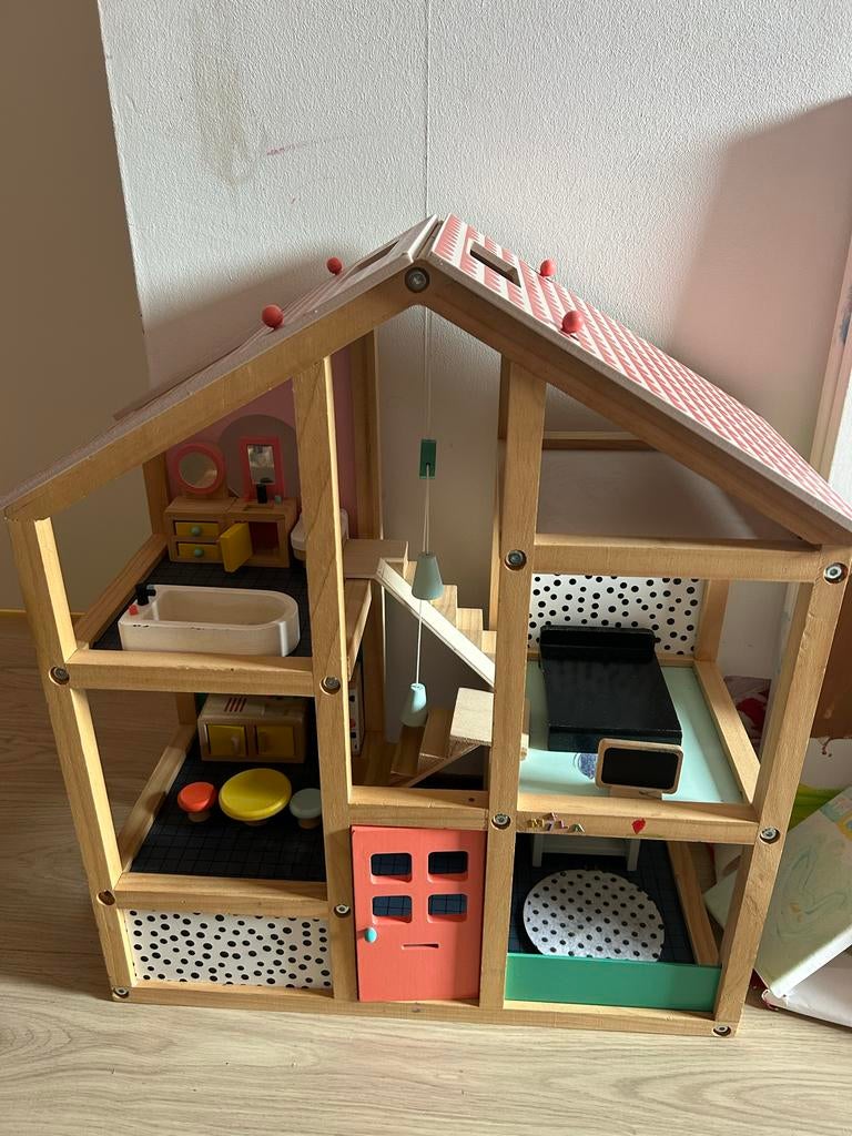 Houten Poppenhuis met Meubels van Hema, Kinderen en Baby's, Speelgoed | Poppenhuizen, Ophalen, Gebruikt, Poppenhuis