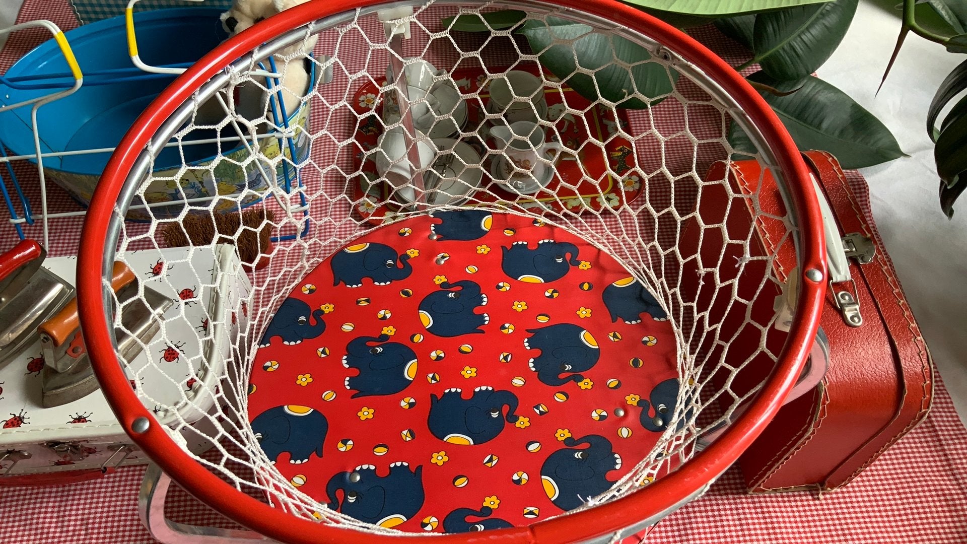 Vintage ronde poppenbox inklapbaar/rood-blauwe olifantjes, Kinderen en Baby's, Ophalen of Verzenden, Gebruikt