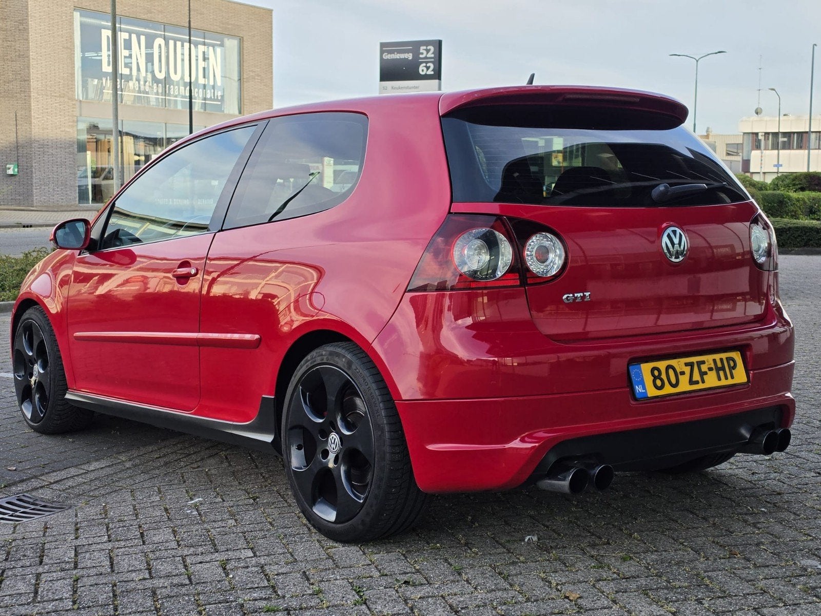 Volkswagen Golf 2.0 GTI 240pk NL-auto ABT Carplay NAP Leder, Zwart, 4 cilinders, Bedrijf, Handgeschakeld