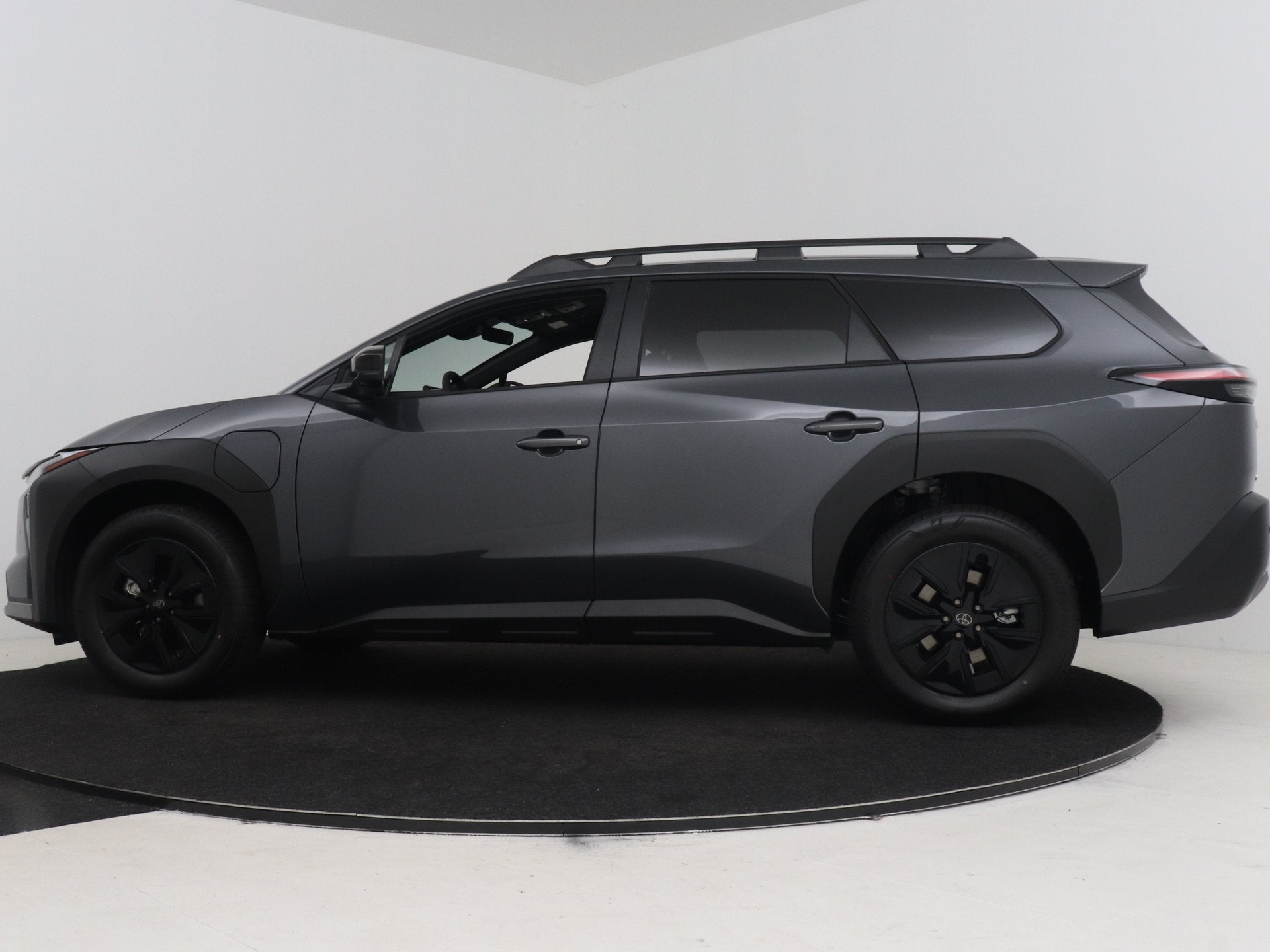 Toyota bZ4X Touring Dynamic AWD 75 kWh (bj 2026, automaat), Automaat, 12 maanden, Zwart, Automatische klimaatregeling