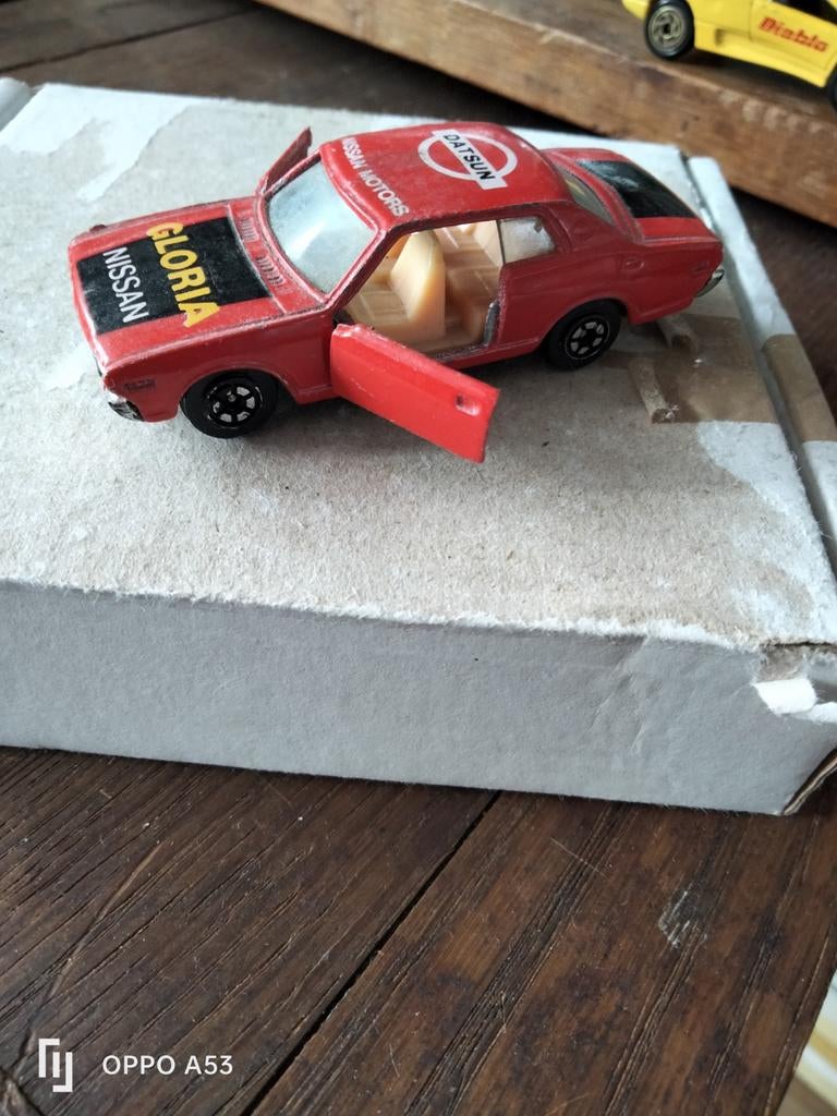 Nissan Cloria   Yatming  1.64, Ophalen of Verzenden
