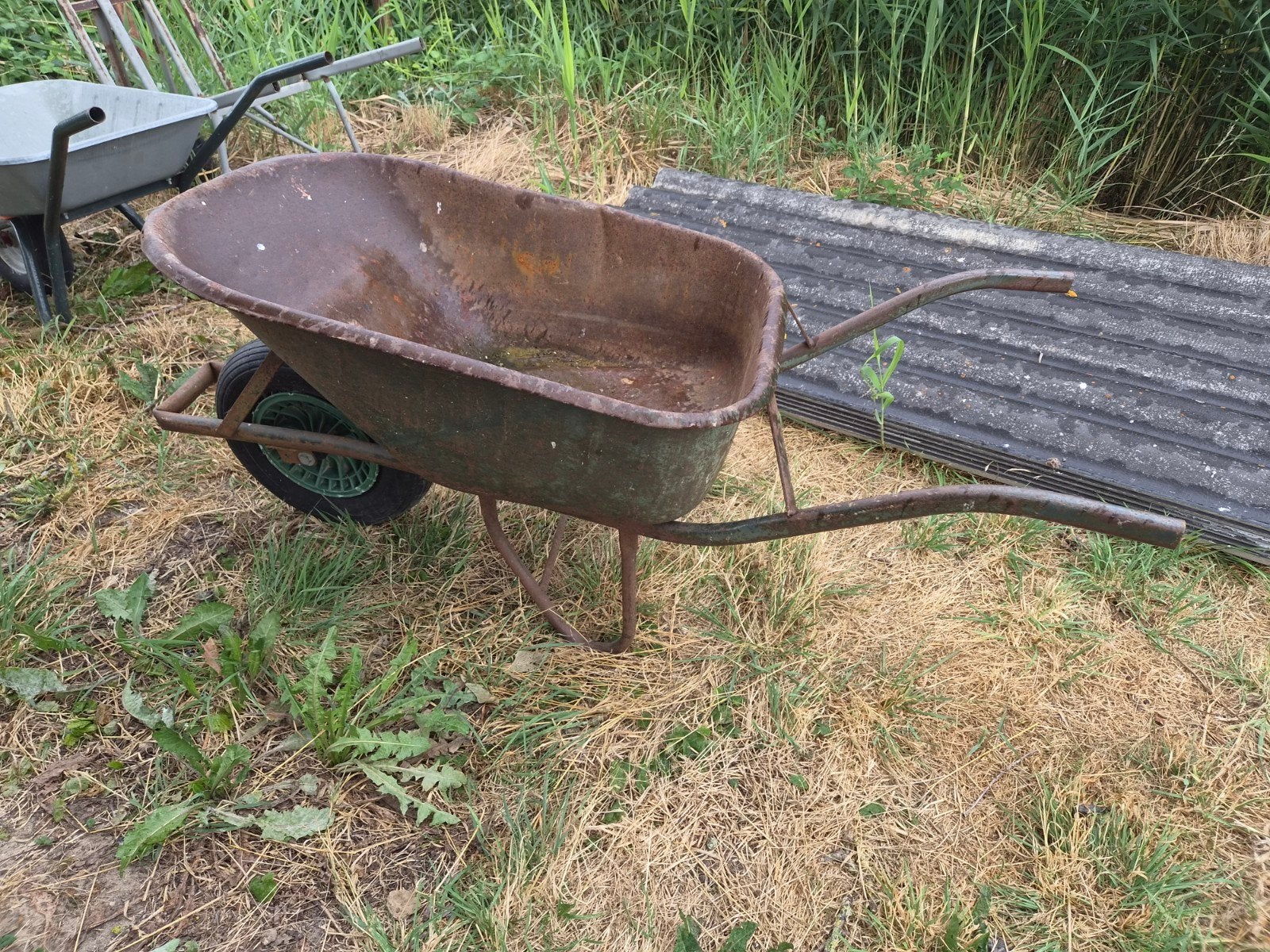 kruiwagen. incl 2 reserve wielen., Tuin en Terras, Ophalen, Gebruikt, Handmatig